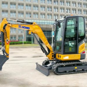 Închiriere Mini Excavator